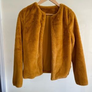 H&M faux fur jacket. Size S. Very good condition.